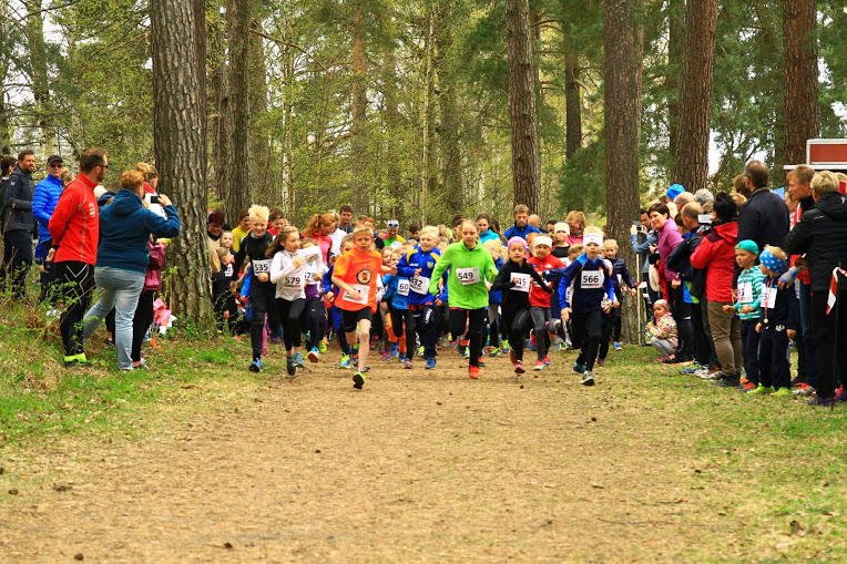 Startnummer, t-skjorter og løpebrikker